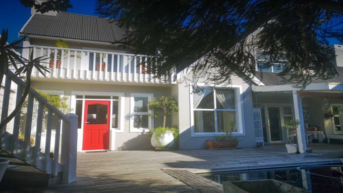 6 Bedroom Guest House for Sale For Sale in Plettenberg Bay - Home Sell - MR456358