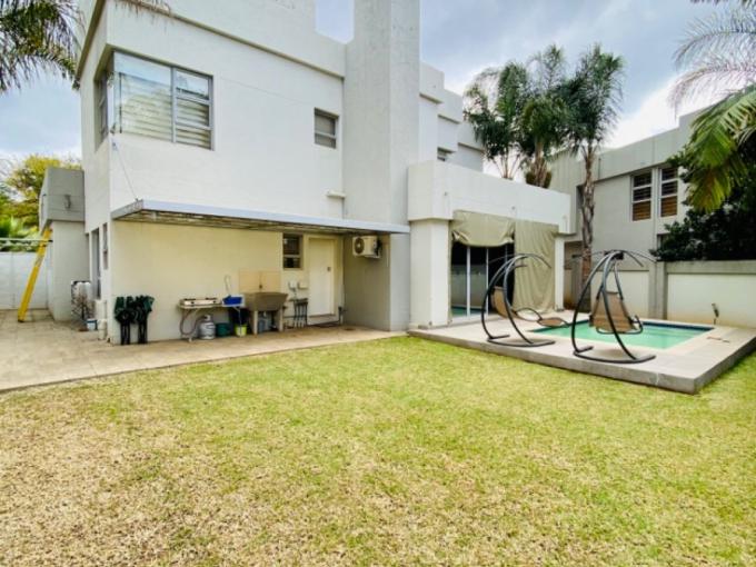 4 Bedroom House for Sale For Sale in Silver Lakes Golf Estate - MR456540