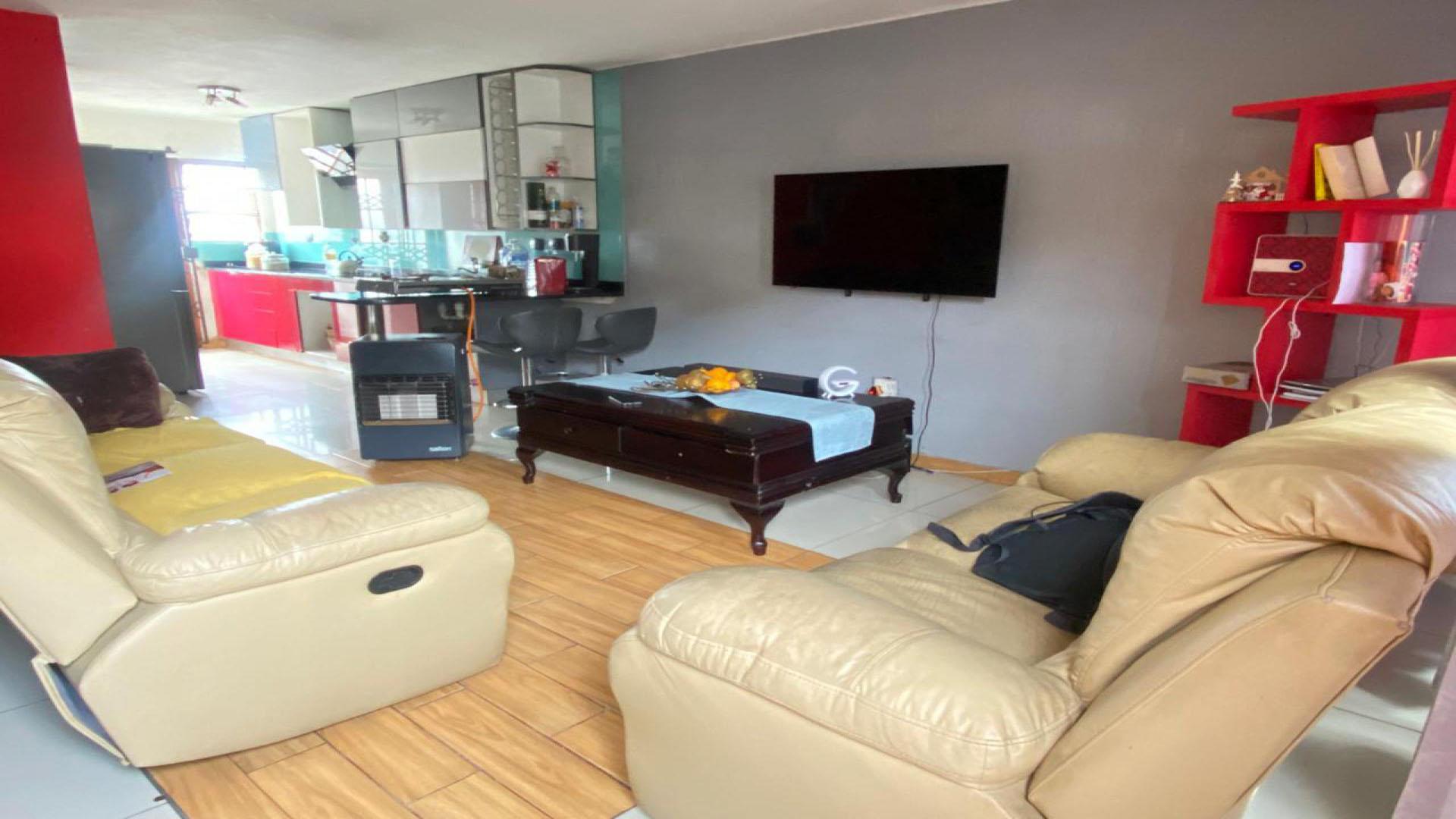 Lounges of property in Birchleigh North