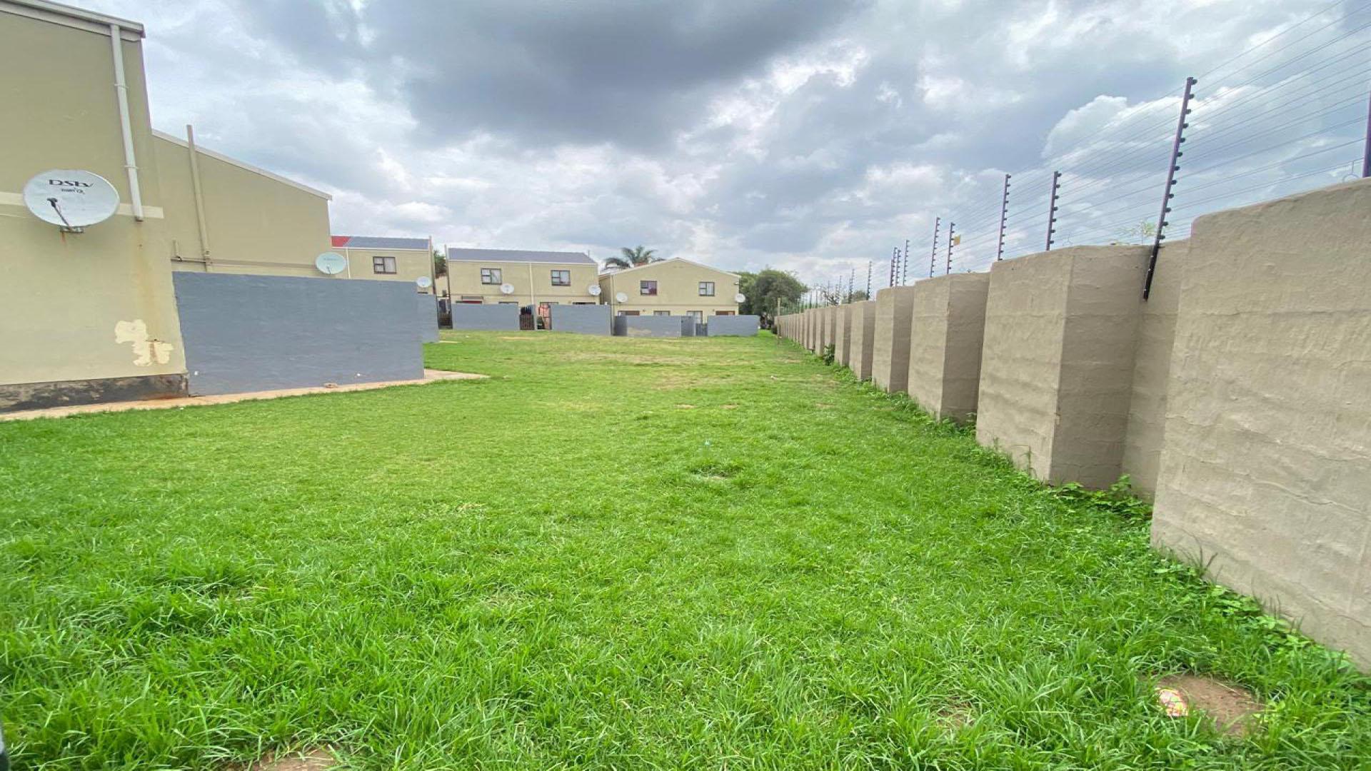 Backyard of property in Birchleigh North