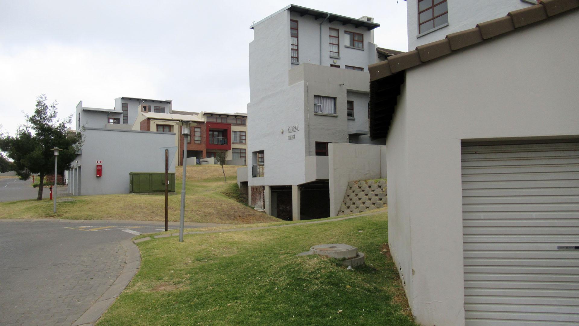 Front View of property in Midridge Park