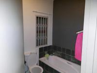 Bathroom 1 - 5 square meters of property in Midridge Park