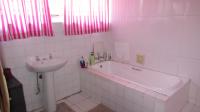 Bathroom 2 - 6 square meters of property in Sasolburg