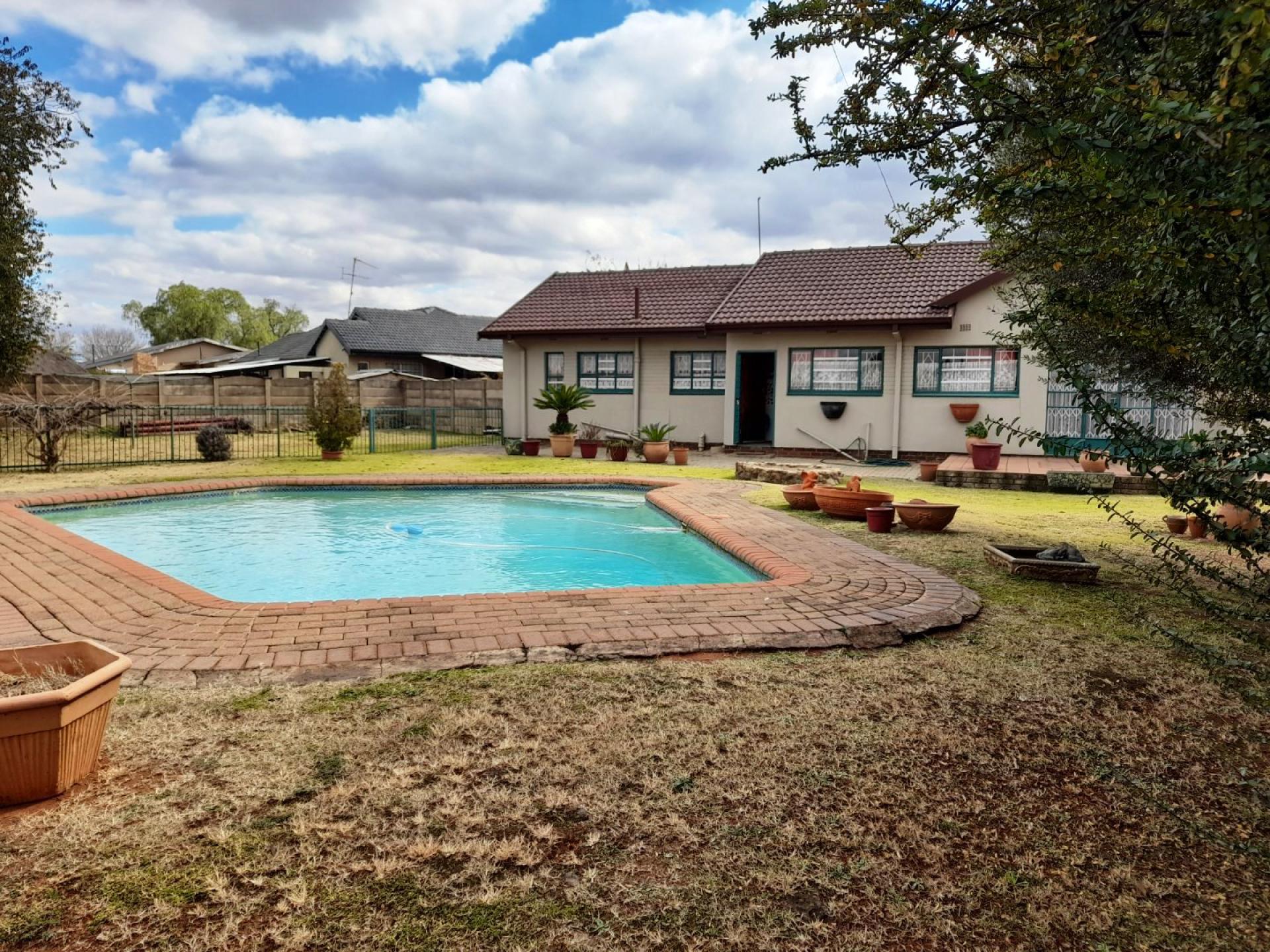 3 Bedroom House for Sale For Sale in Meyerton MR456836 M