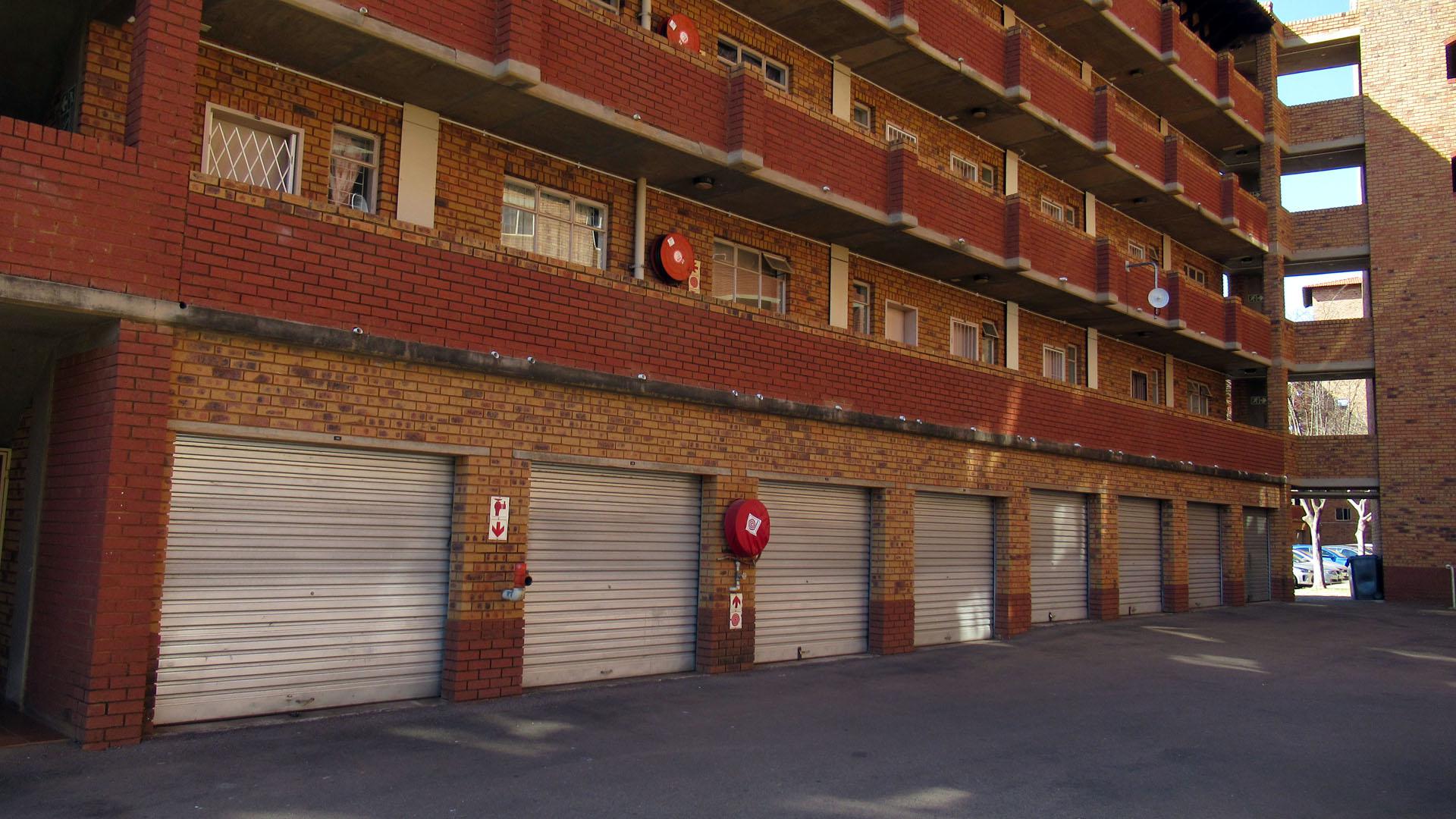 Front View of property in Zwartkop