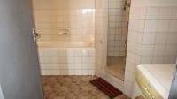 Main Bathroom - 9 square meters of property in Durban Central