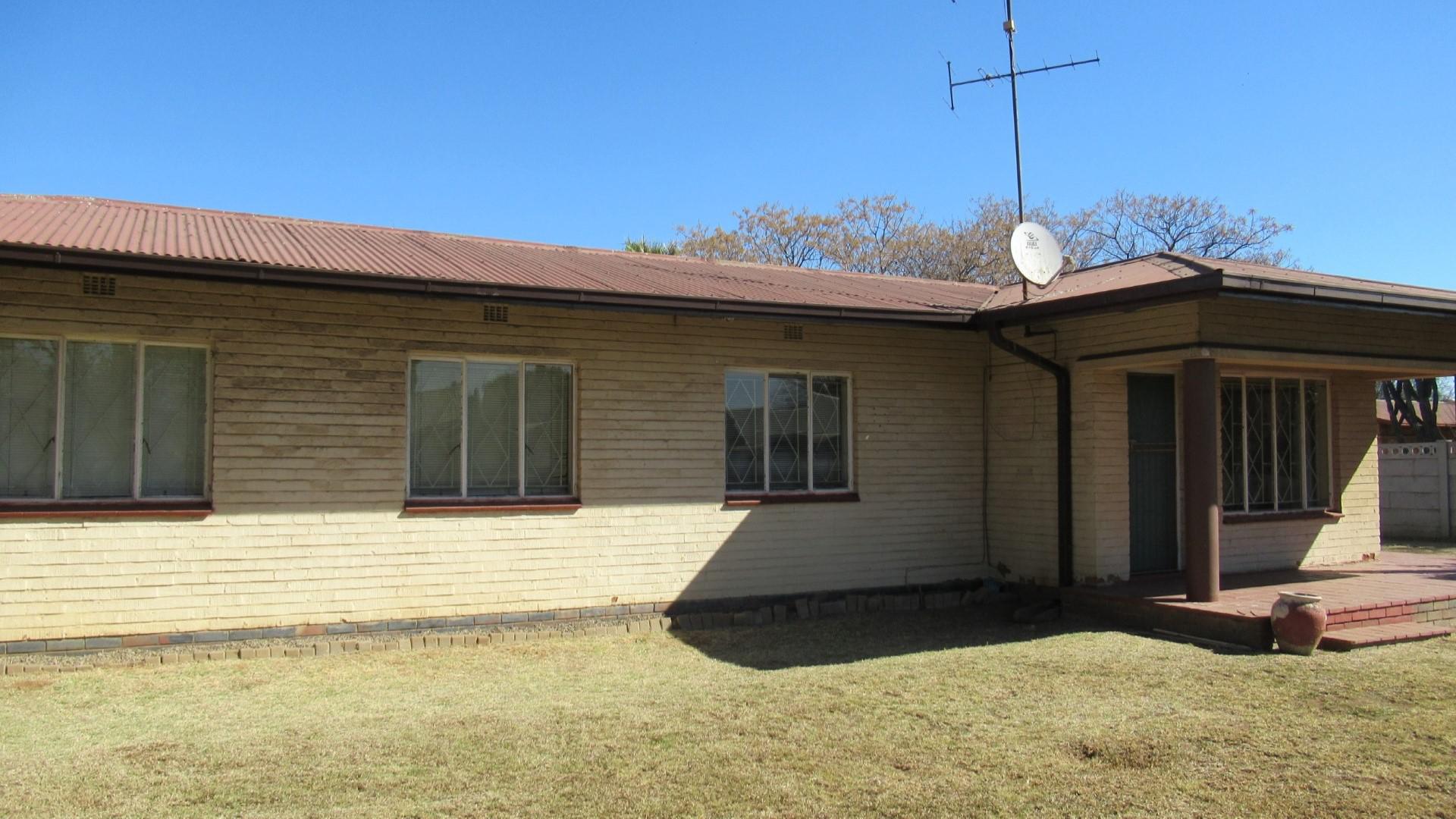 Front View of property in Vanderbijlpark