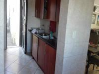 Kitchen - 6 square meters of property in Thatchfield Gardens