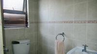 Staff Bathroom - 4 square meters of property in Thatchfield Gardens