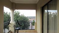 Balcony - 11 square meters of property in Thatchfield Gardens