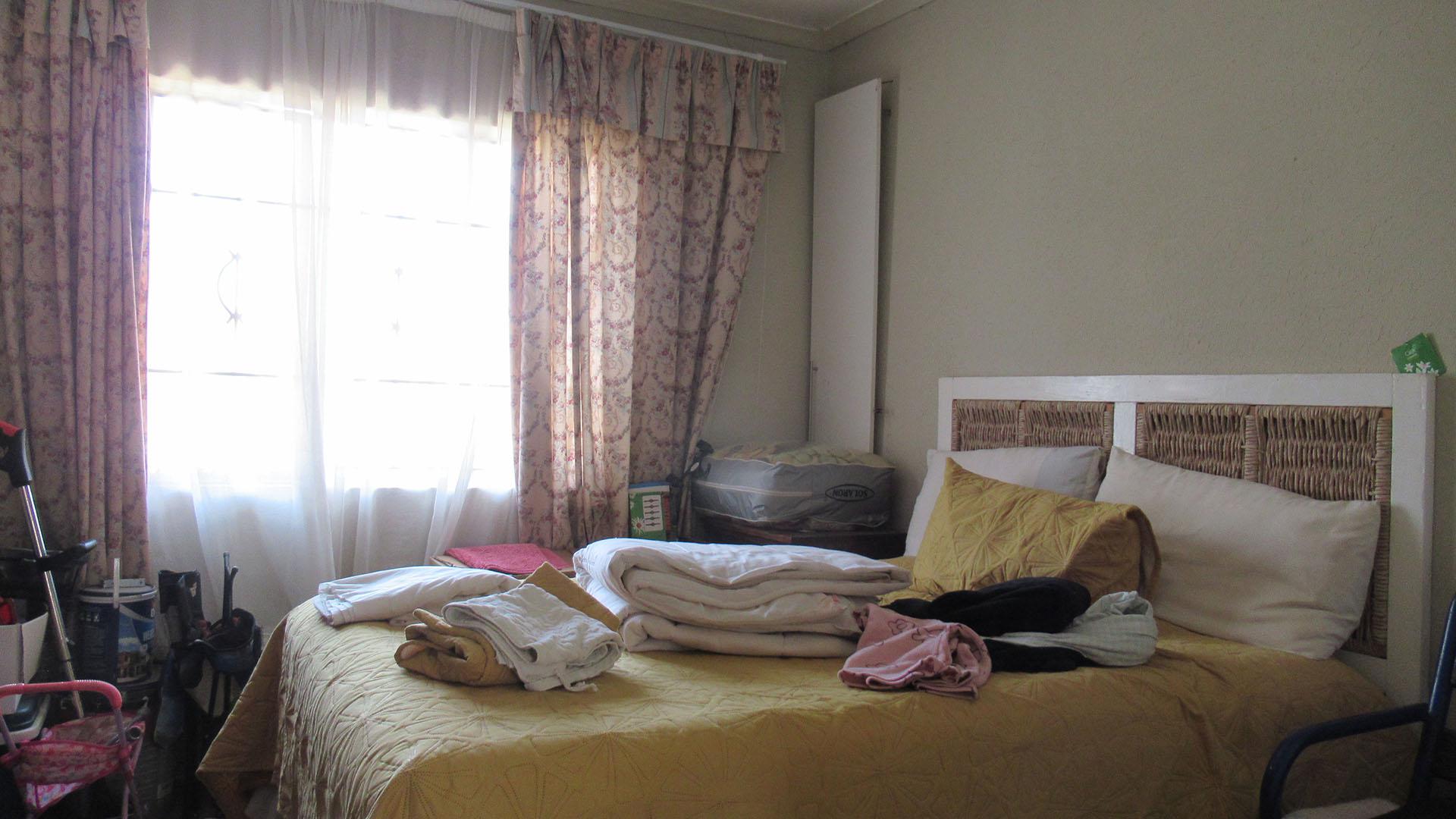 Bed Room 2 - 13 square meters of property in Lenasia South
