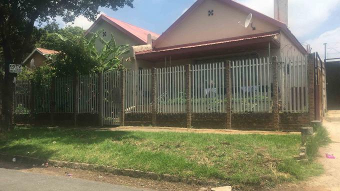Standard Bank SIE Sale In Execution 3 Bedroom House for Sale in Turffontein - MR457982