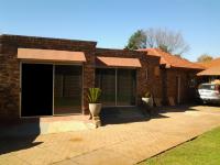 Front View of property in Lyttelton Manor