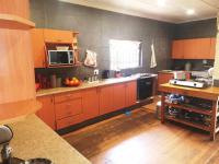 Kitchen of property in Florentia