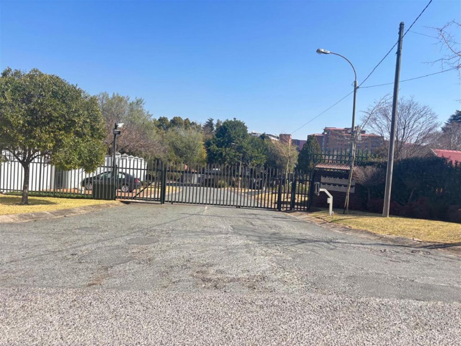 Front View of property in Florida Park