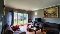 Lounges - 22 square meters of property in Pomona