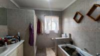 Main Bathroom - 8 square meters of property in Pomona