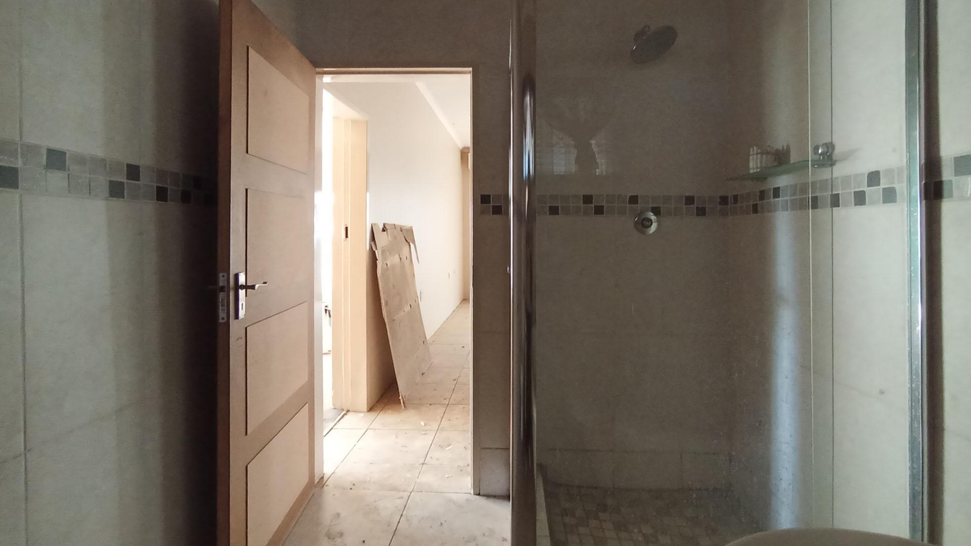 Bathroom 1 - 8 square meters of property in Claremont