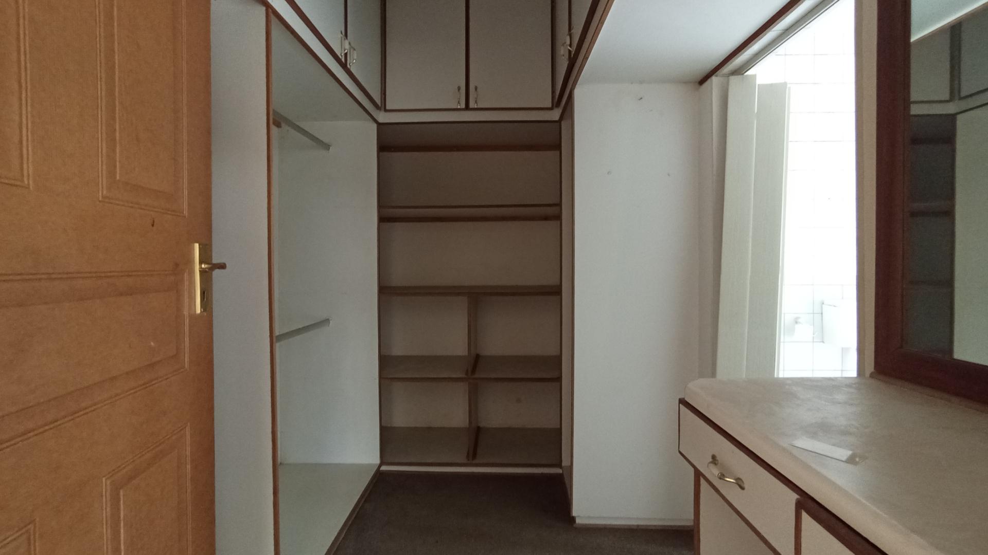 Main Bedroom - 50 square meters of property in Claremont