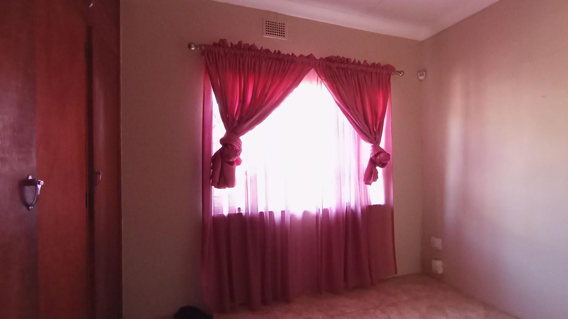 Study - 16 square meters of property in Claremont