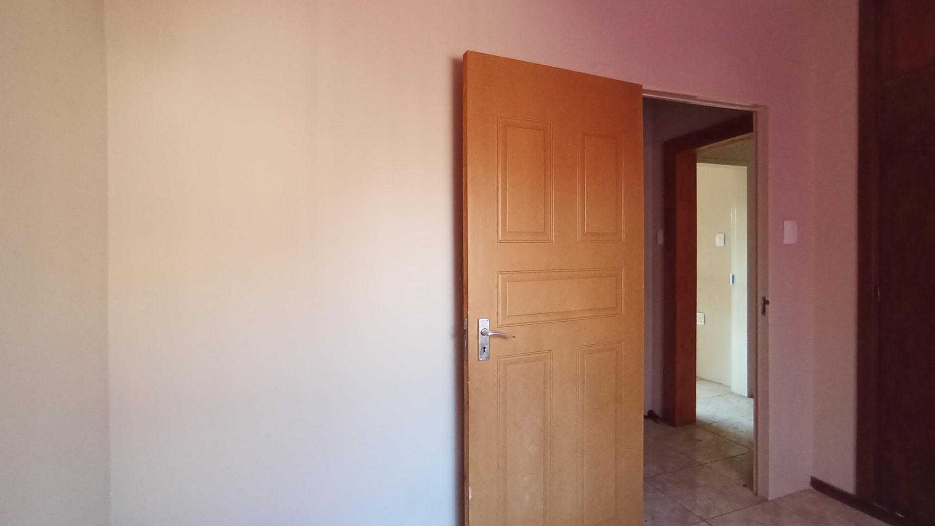 Study - 16 square meters of property in Claremont