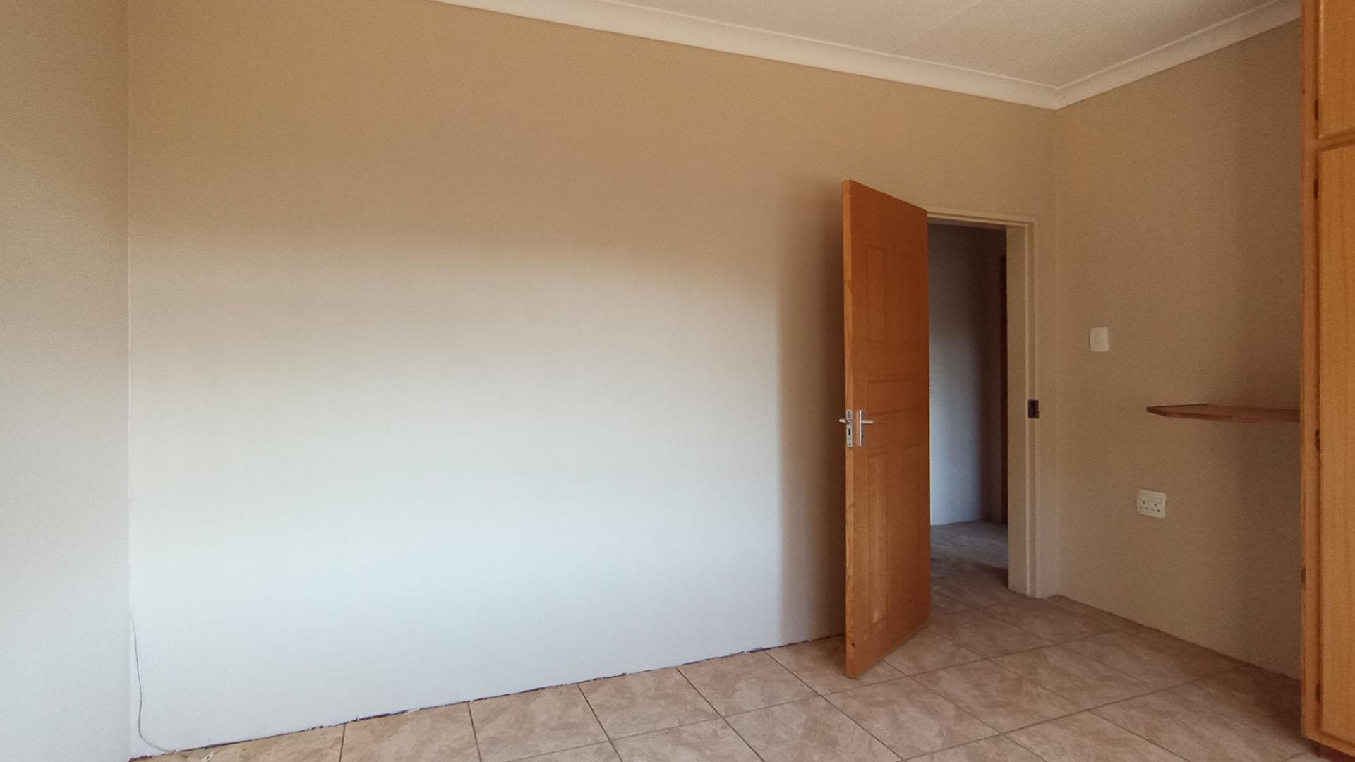 Bed Room 1 - 13 square meters of property in Claremont
