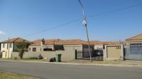 Front View of property in Greenhills