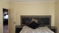 Main Bedroom - 17 square meters of property in Greenhills