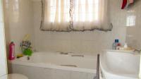 Bathroom 1 - 5 square meters of property in Akasia