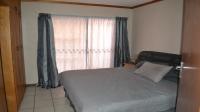 Main Bedroom - 18 square meters of property in Secunda
