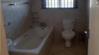 Bathroom 1 - 5 square meters of property in Pomona