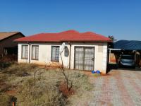 Front View of property in The Orchards