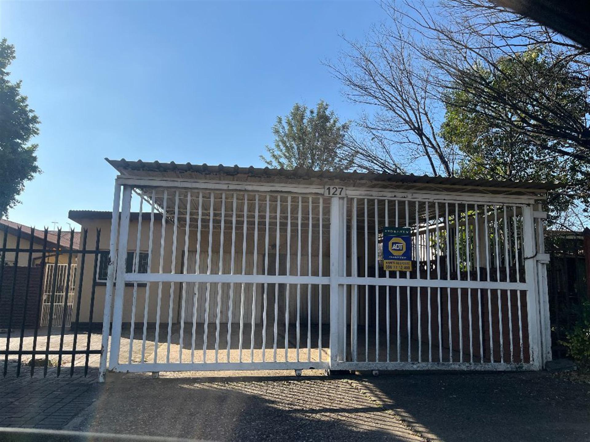 Front View of property in Kilner park
