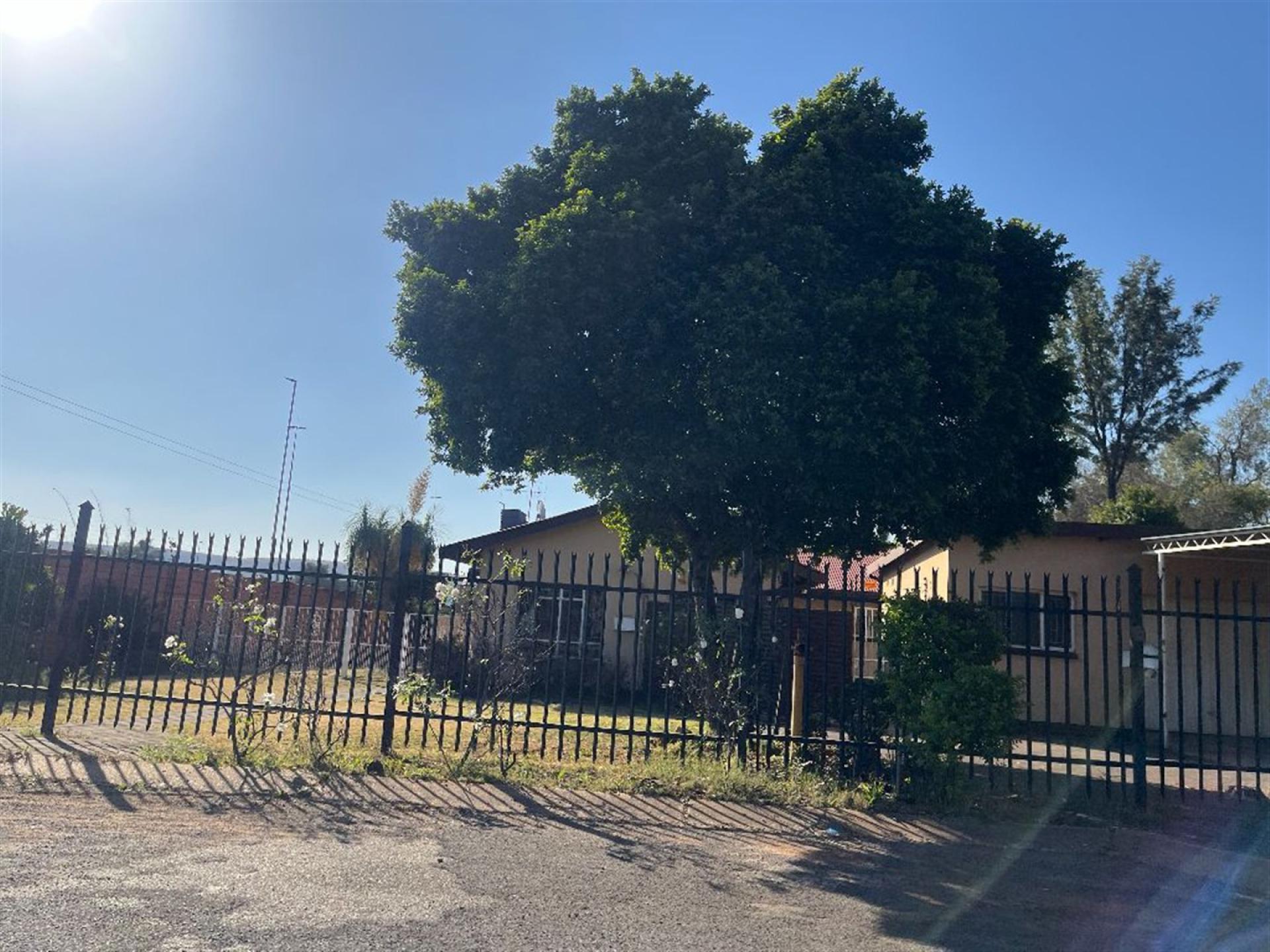 Front View of property in Kilner park