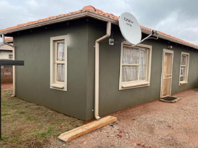 FNB SIE Sale In Execution 3 Bedroom House for Sale in Soweto - MR460376