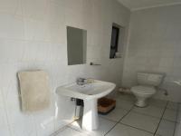 Guest Toilet - 4 square meters of property in Little Falls