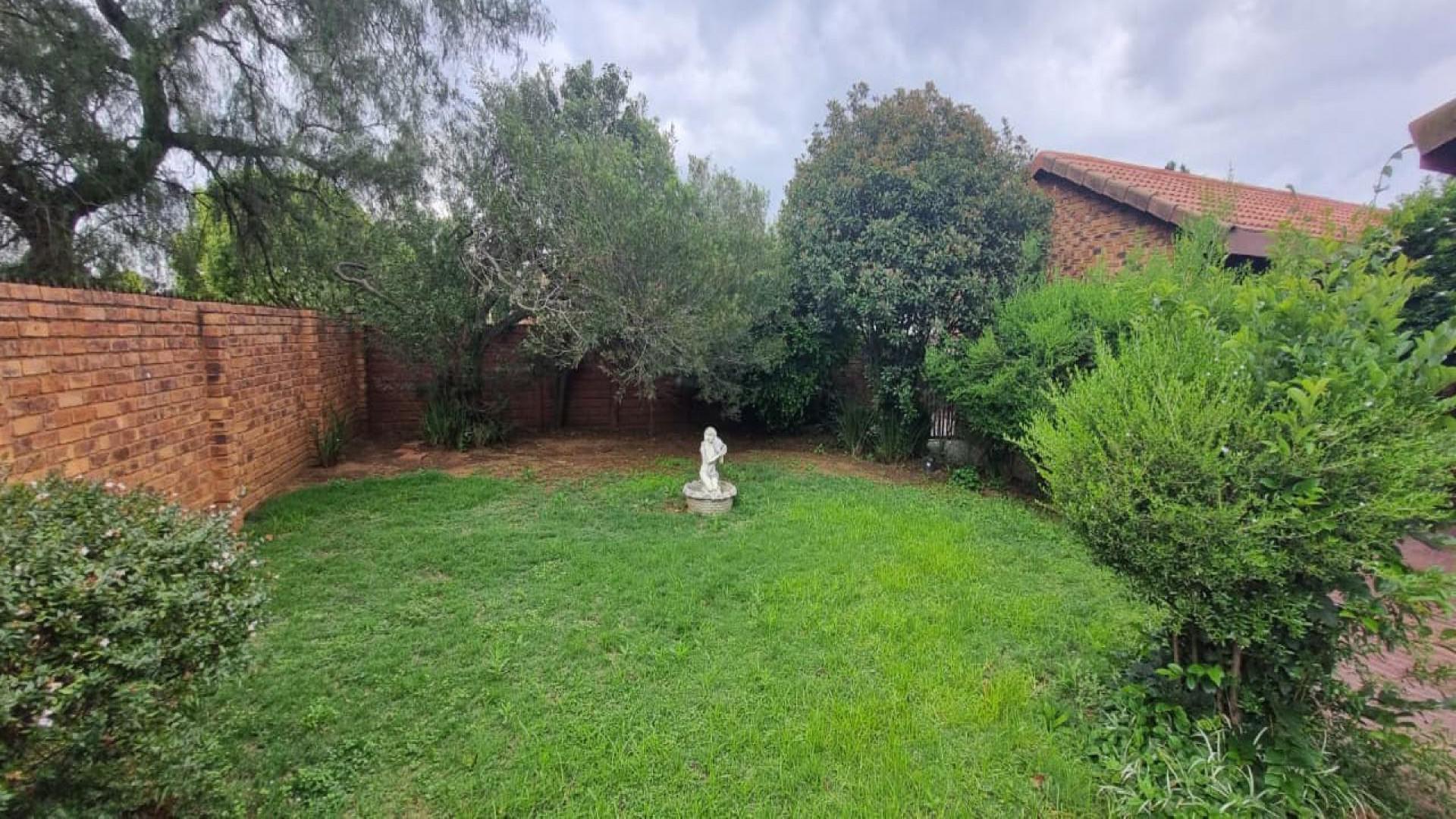 Backyard of property in Selcourt