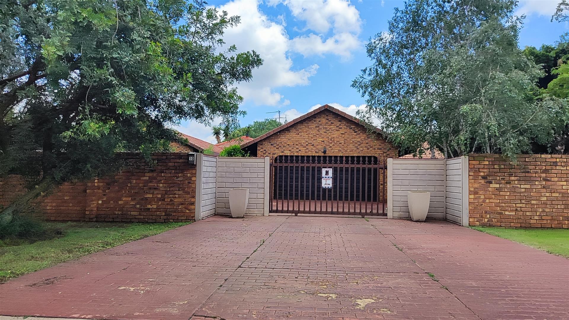 Front View of property in Selcourt