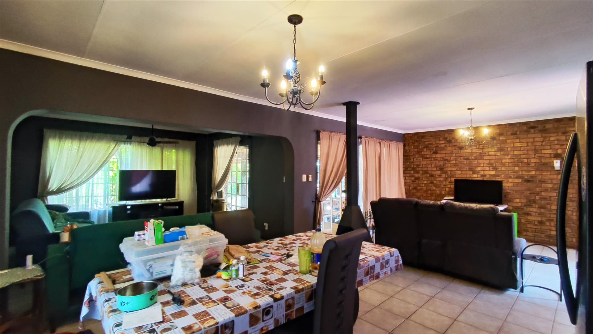 Dining Room - 21 square meters of property in Selcourt