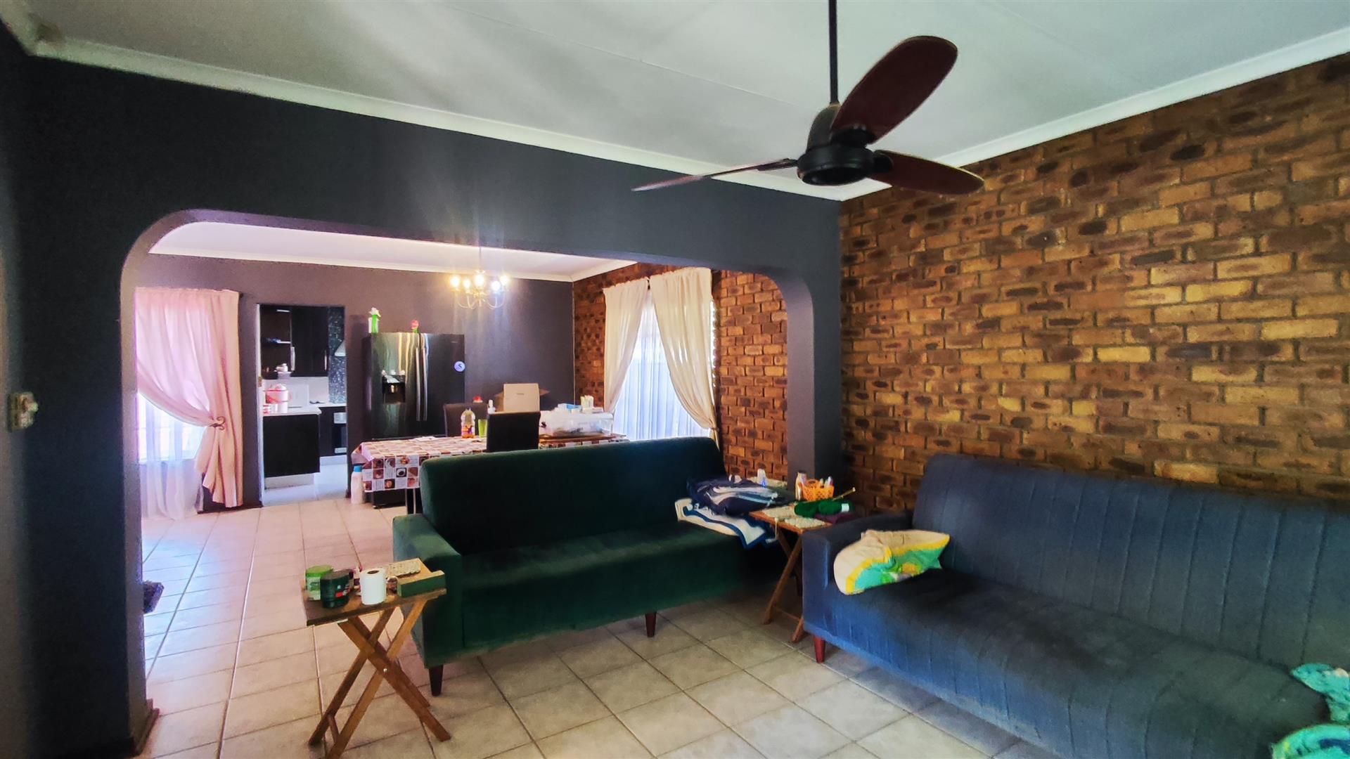 TV Room - 18 square meters of property in Selcourt