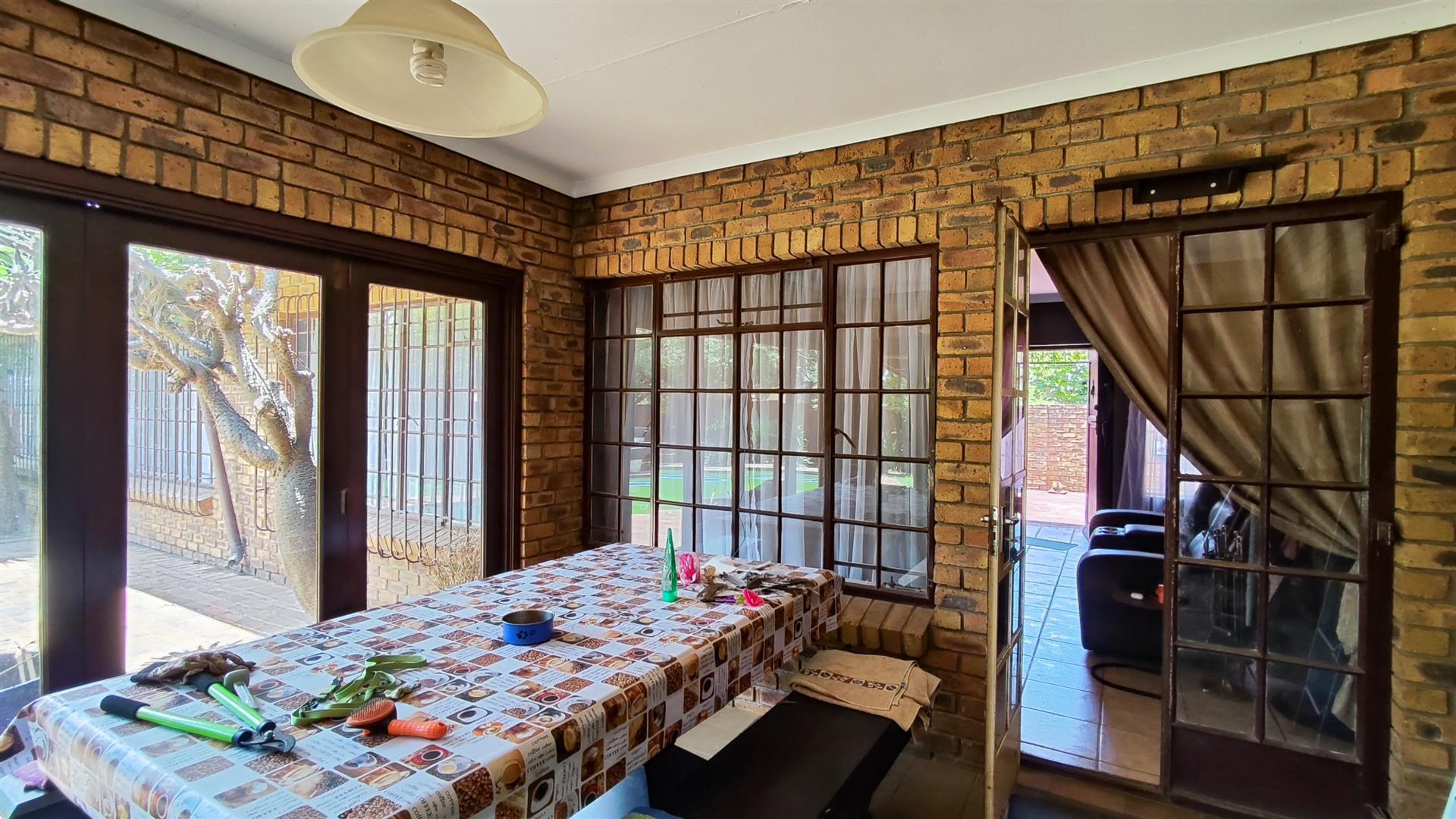 Patio - 32 square meters of property in Selcourt