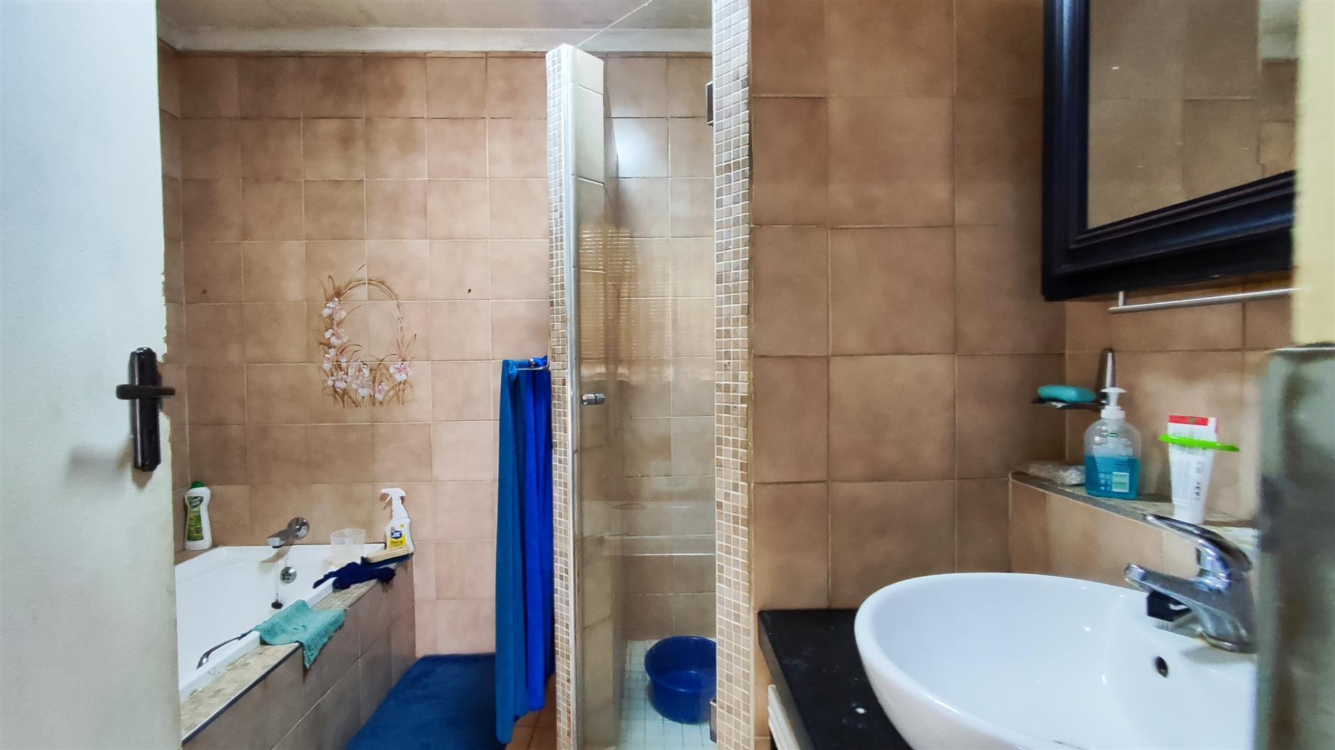 Main Bathroom - 8 square meters of property in Selcourt