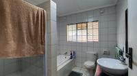 Bathroom 1 - 7 square meters of property in Selcourt