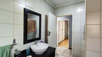 Bathroom 1 - 7 square meters of property in Selcourt