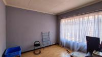 Bed Room 1 - 17 square meters of property in Selcourt