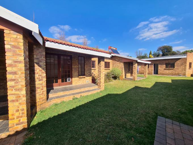 3 Bedroom House for Sale For Sale in Edenvale MR460614 M