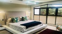 Main Bedroom - 33 square meters of property in La Lucia