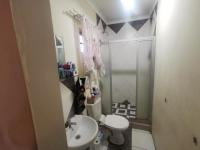 Bathroom 1 of property in Kellys View