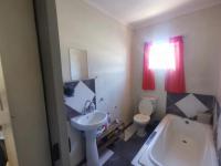 Bathroom 1 of property in Kellys View