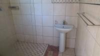 Staff Bathroom - 6 square meters of property in Windermere